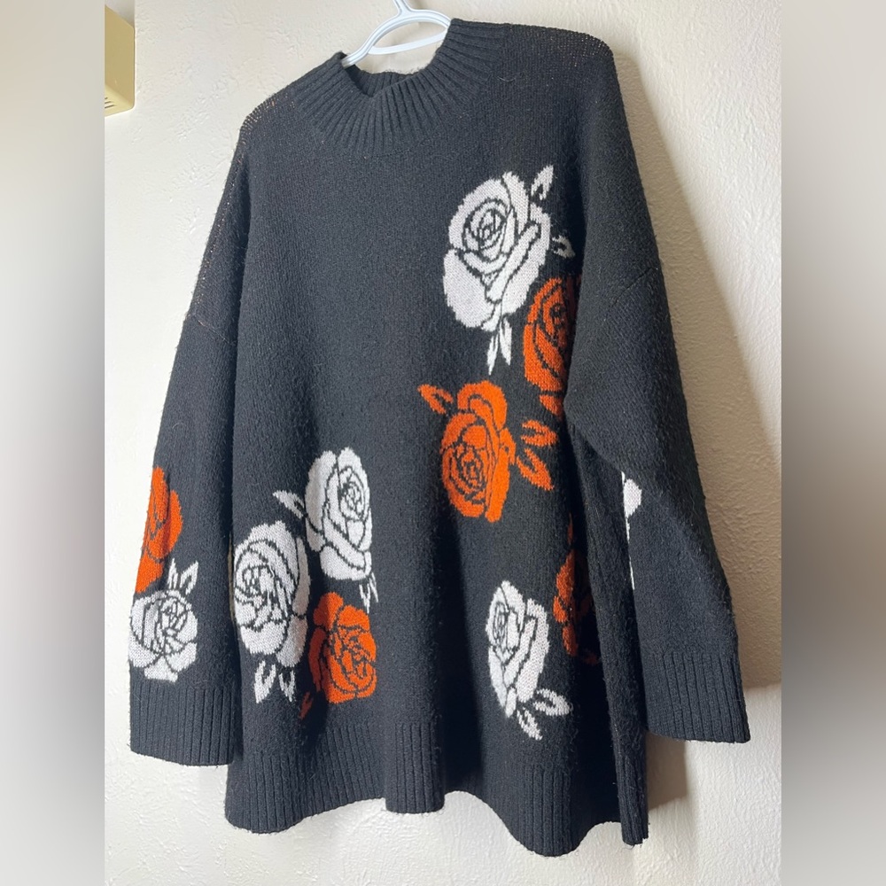 Torrid Size 3 Black Floral Sweater with Roses